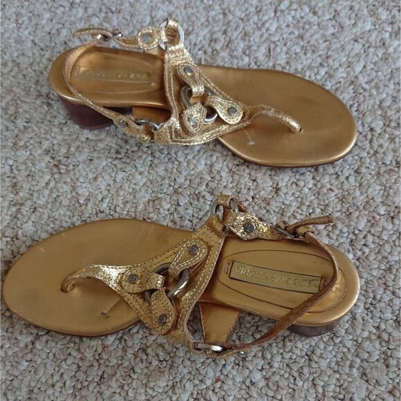 BCBG Max Azria Metallic Gold Tone leather Embellished Thongs size 37.5B - Picture 5 of 12